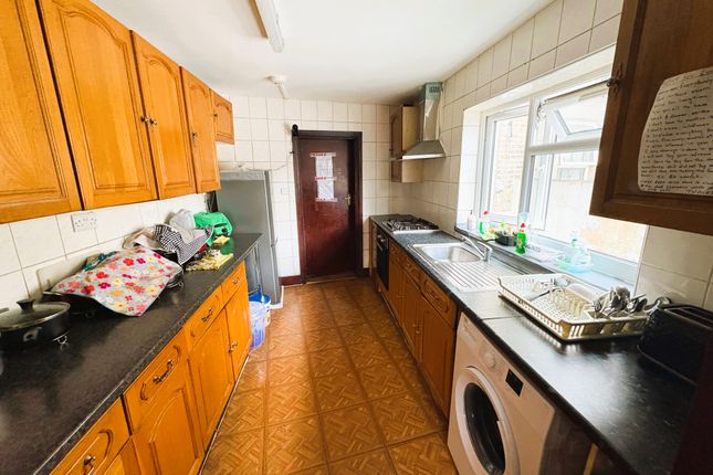 75, Featherstone Road, Southall photo 4