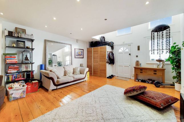 Thumbnail Flat to rent in Norwood Road, Herne Hill, London