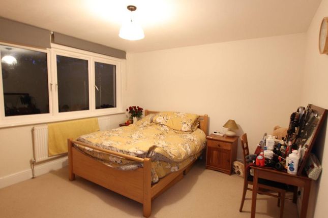 2A, Windermere Avenue, London photo 3