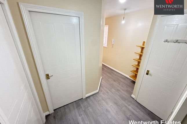 St Aidans Court 15, Blessings Way, London photo 3