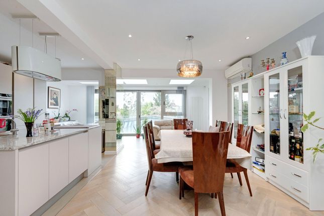 49, Cranbourne Gardens, London photo 4