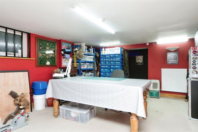 Ad House Hobbies Rm