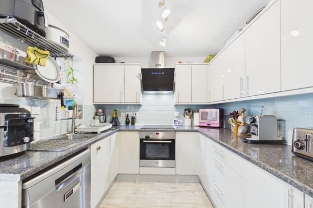 78, Robertson Drive, Bristol photo 3