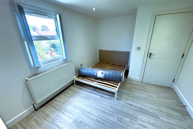 24, Wanstead Park Road, Ilford photo 4