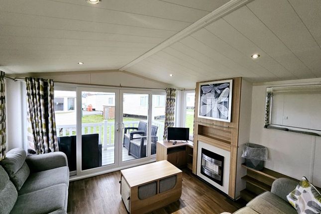 Mobile/park home for sale in Swift Bordeaux Escape 2014, Cleethorpes Pearl, Humberston