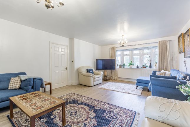 18, Summercourt Drive, Nottingham photo 3