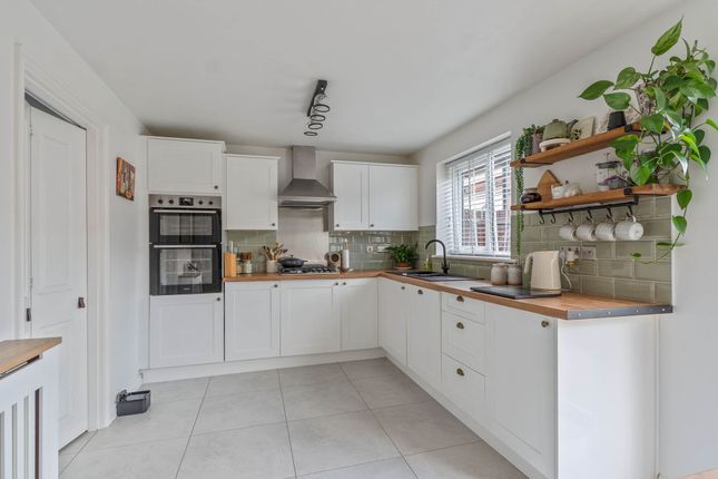 36 Steeplechase Road, Newport photo 2