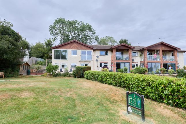 2 bed property for rent in Fairways Court, Hinckley LE10