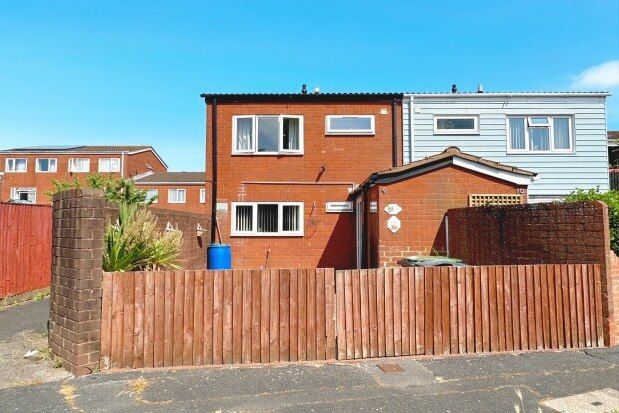 Thumbnail Property to rent in Sycamore Close, Gosport