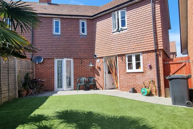 2, Highgrove Crescent, Polegate photo 2