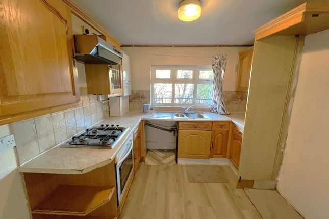 218, Langhedge Lane, London photo 5