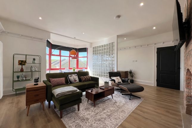 Apartment 3, Laurel Bank, Main Street, LEEDS photo 2