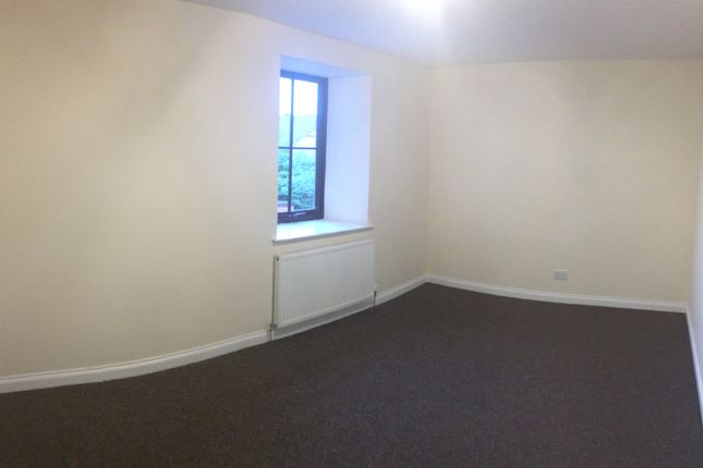 3 Lairds Land, High Street, Errol photo 3