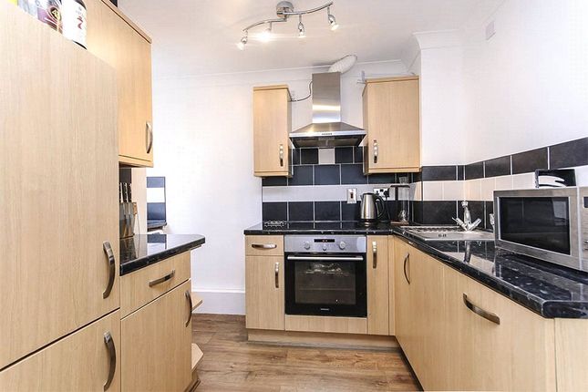 2 Elizabeth Court, Beaumont Road, Berkshire photo 2