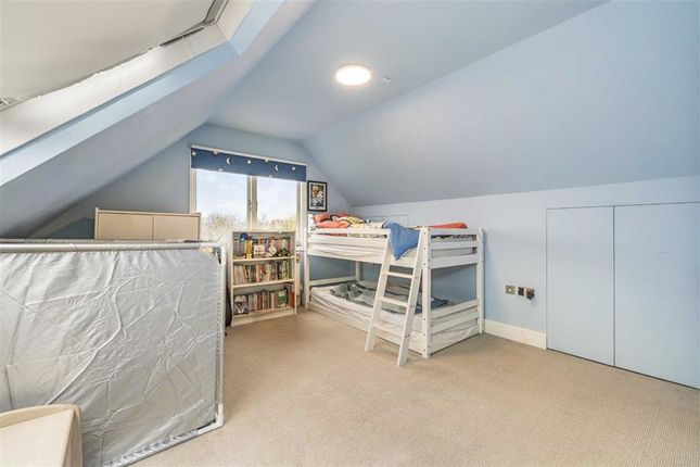 Flat for sale in Dartmouth Road, Mapesbury, London