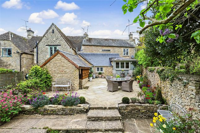 Footstool Cottage,, Meadow Lane, Burford photo 4