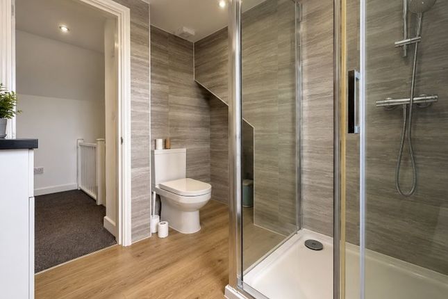 Room 8, 136, Glenny Road, Barking photo 3