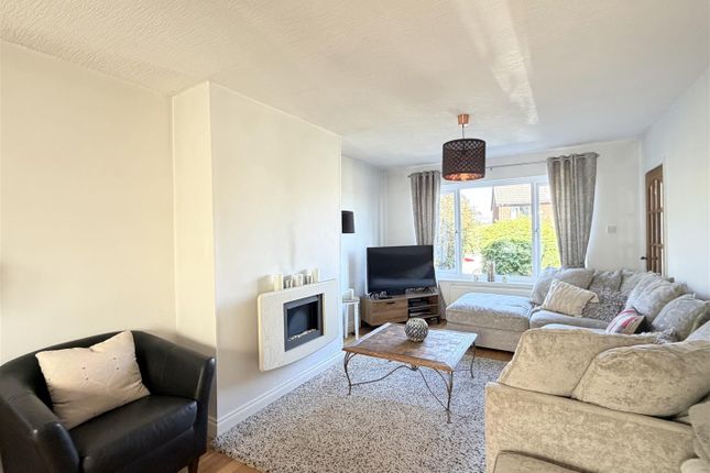 62, Quickedge Road, Mossley photo 2