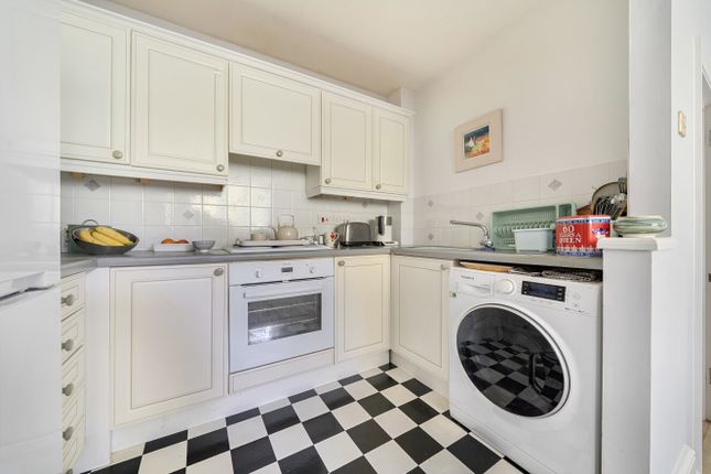 Flat 18, Quintin Gurney House,, Keswick Hall, Norwich photo 3