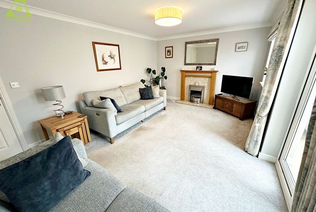 24, Lee Bank Greater Manchester, Westhoughton photo 3