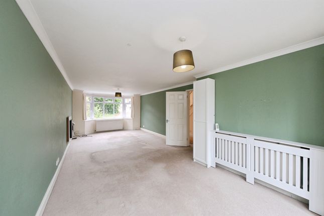 107, Birchover Way, Derby photo 4