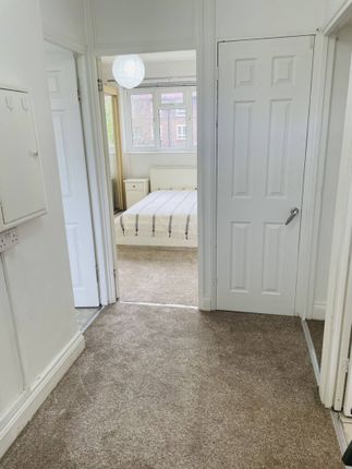 Thumbnail Flat for sale in Wapping Lane, Wapping, London