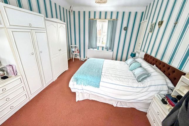 10, Lowthian Crescent, Newcastle upon Tyne photo 4