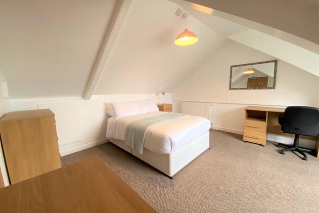Room to rent in Gore Terrace, Mount Pleasant, Swansea SA1, Swansea,