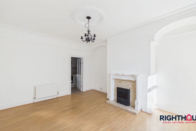 709 Cleckheaton Road, Bradford photo 2