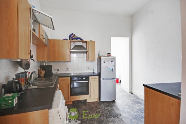 Flat for sale in The Crescent, Gloucester, 3