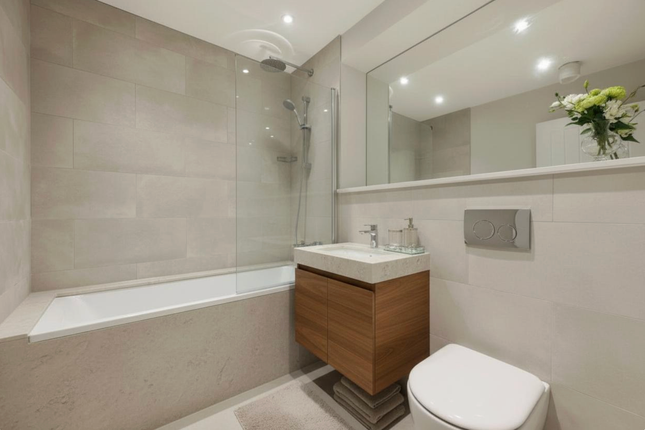 8, Prince Regent Road, Hounslow photo 4