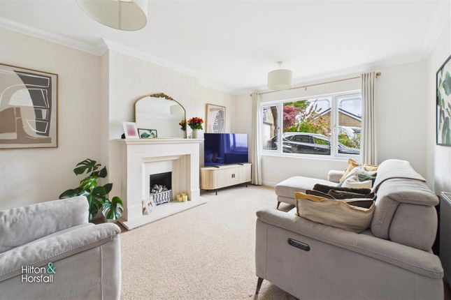 16, Oaken Bank, Burnley photo 2
