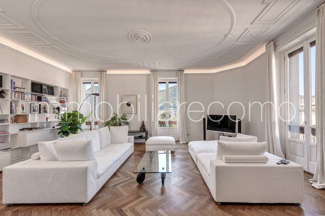 Thumbnail Apartment for sale in Via Mentana, Como (Town), Como, Lombardy, Italy