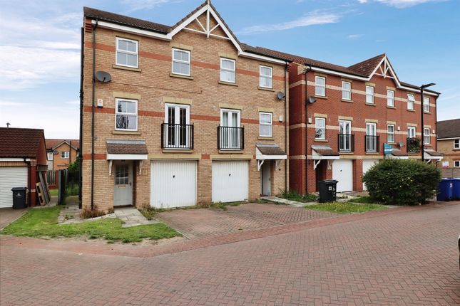 Thumbnail Town house for sale in Turnberry Mews, Stainforth, Doncaster