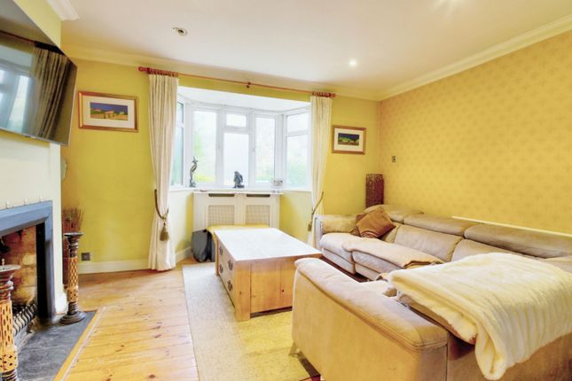 Semi-detached house for sale in Limes Avenue, Aylesbury