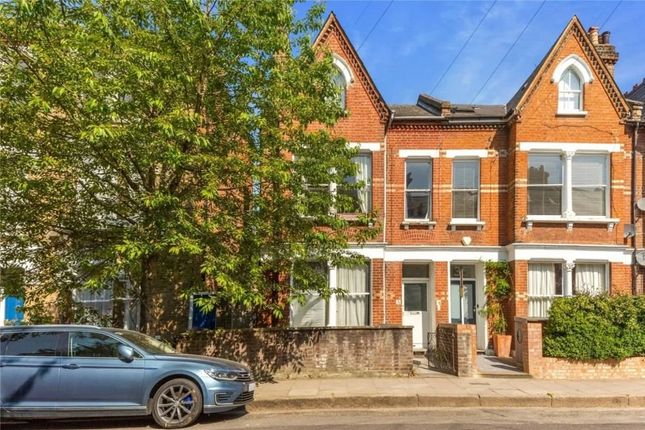 Flat to rent in Fairbridge Road, London