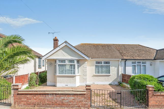 2-bed bungalow on 32, Elmtree Road, Essex, £300,000