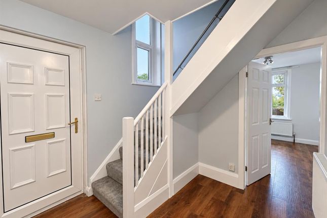 8, Whitwell Drive, Elland photo 3