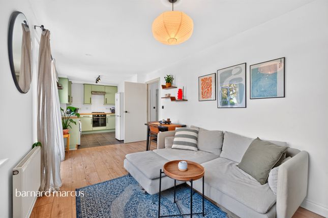 Flat 3, 307, Beulah Hill, London photo 3