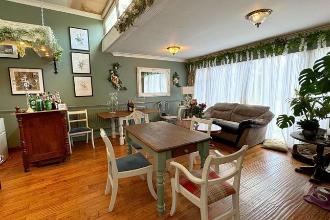 The Hollies Guest House, 65, Carholme Road, Lincoln photo 3