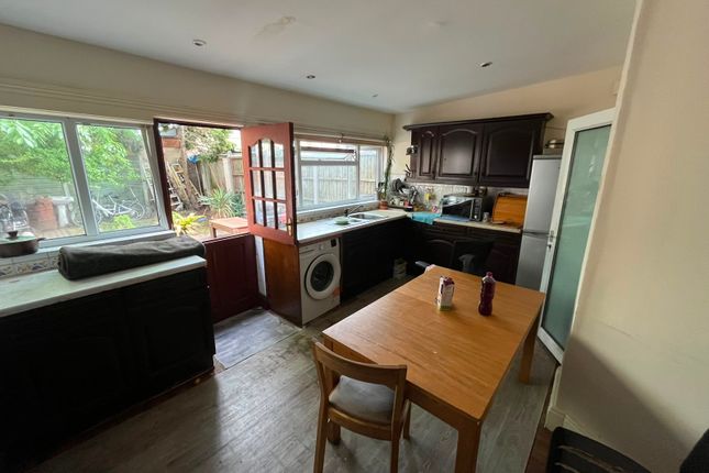 90, Westbury Avenue, London photo 5
