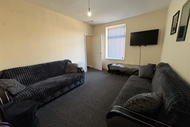 39, Rose Street, Bradford photo 4