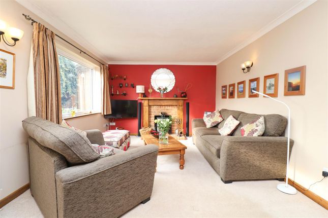 11, Shaldons Way, Fleet photo 3