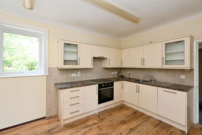 107, Wootton Road, King's Lynn photo 2