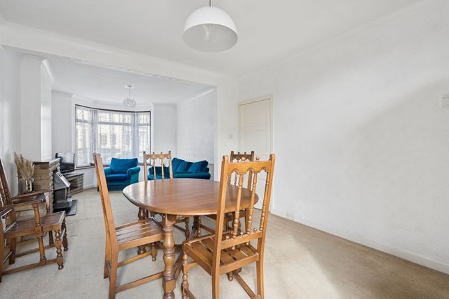 14 Parkgate Road, Watford photo 4