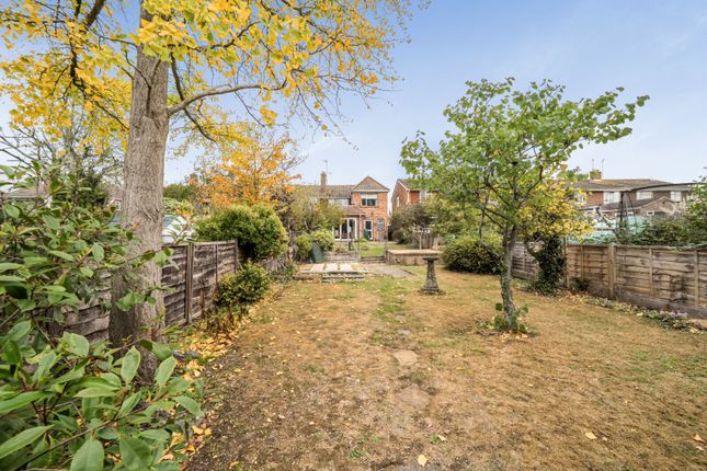 Grahame Avenue, Reading photo 2