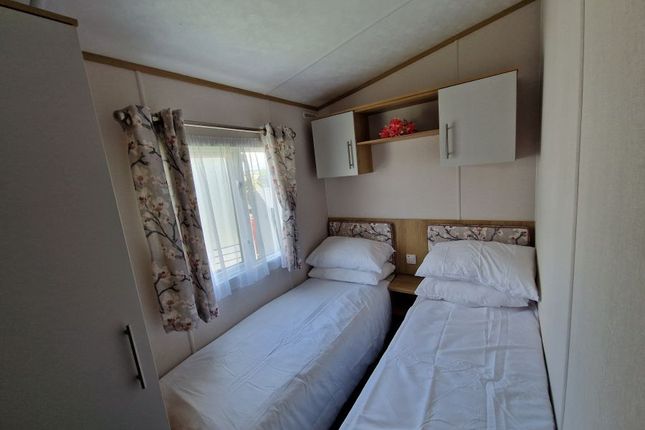 Carnaby Silverdale,, Willow Grove Park, Poulton-le-Fylde photo 4