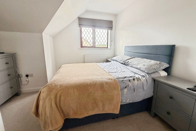 4, Brian Dowding Court, Reading photo 4