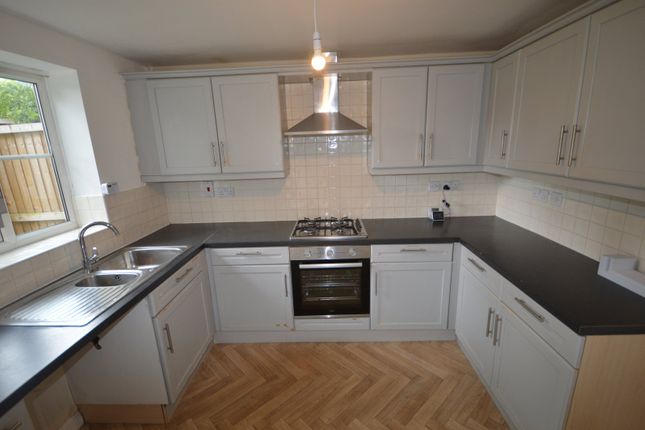 18, Manor Way, Rotherham photo 4