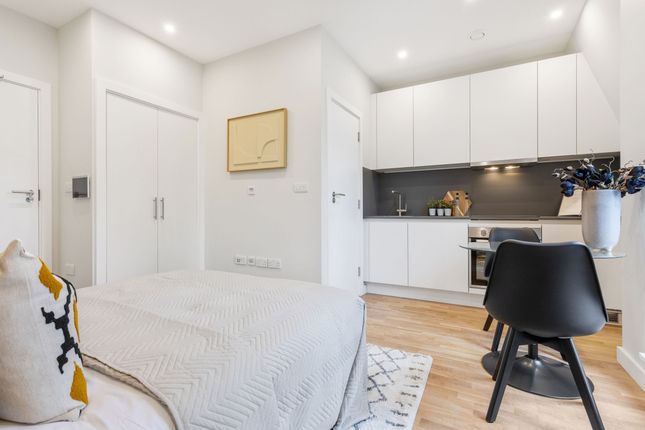 Flat 44, Kingscroft House 27 Cedar Road, London photo 4